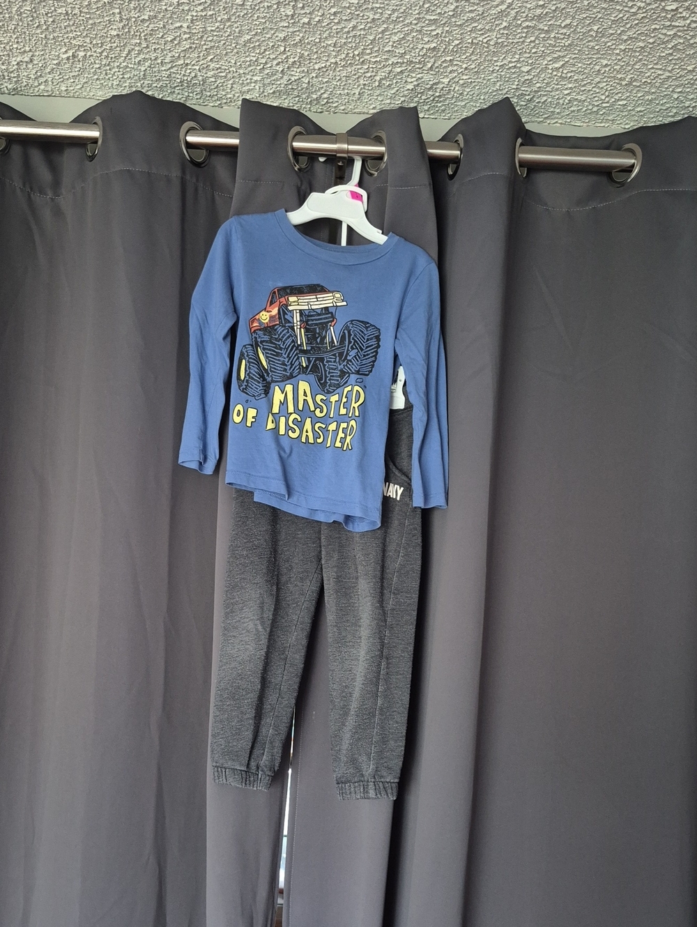 💛10/$20💛 Old Navy Dark Gray Sweats with Blue Long Sleeve